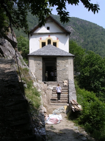 Une chapelle de montagne en pleine restauration